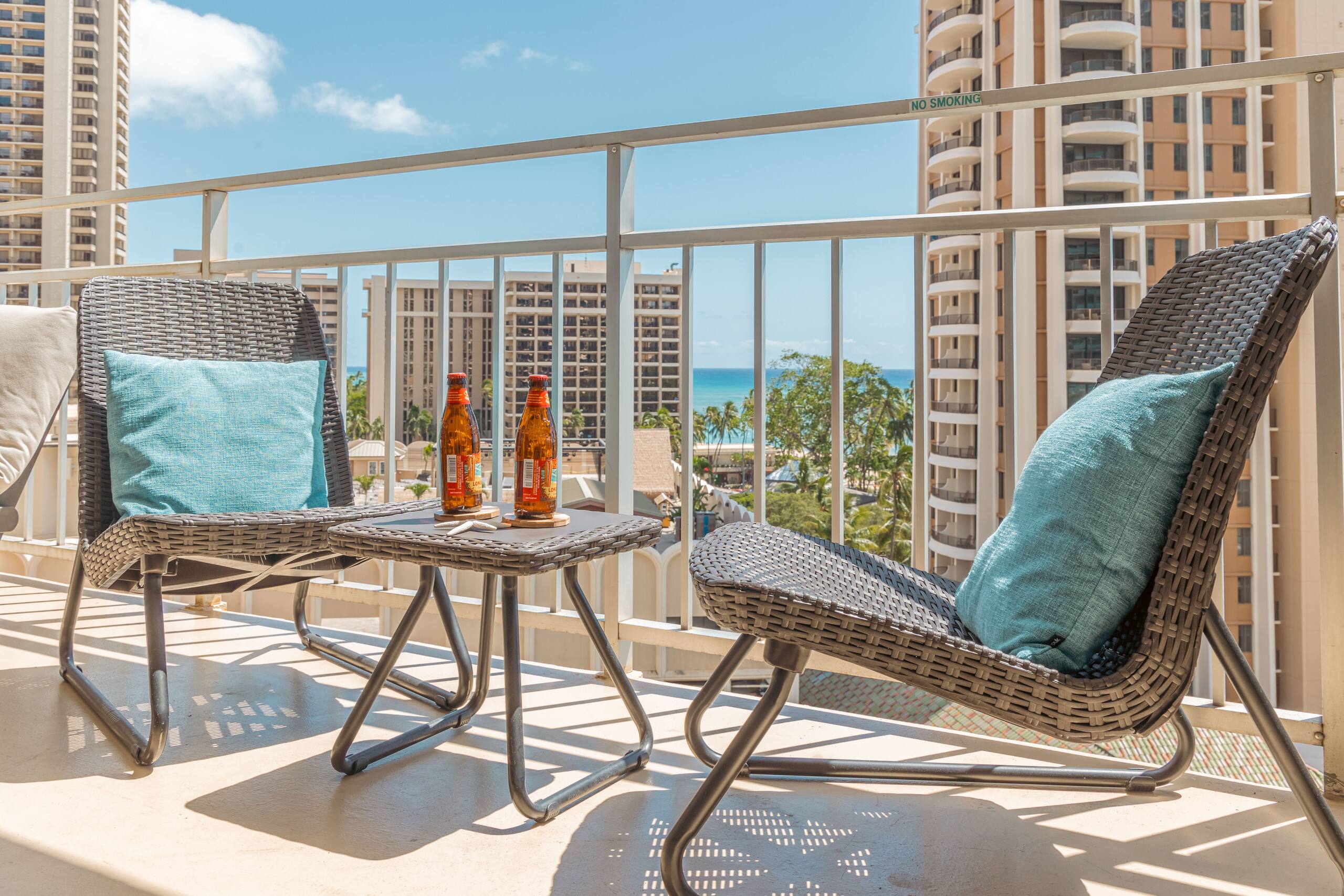 Condo in Honolulu · ★4.88 · 2 bedrooms · 4 beds · 2 private baths - Image 55