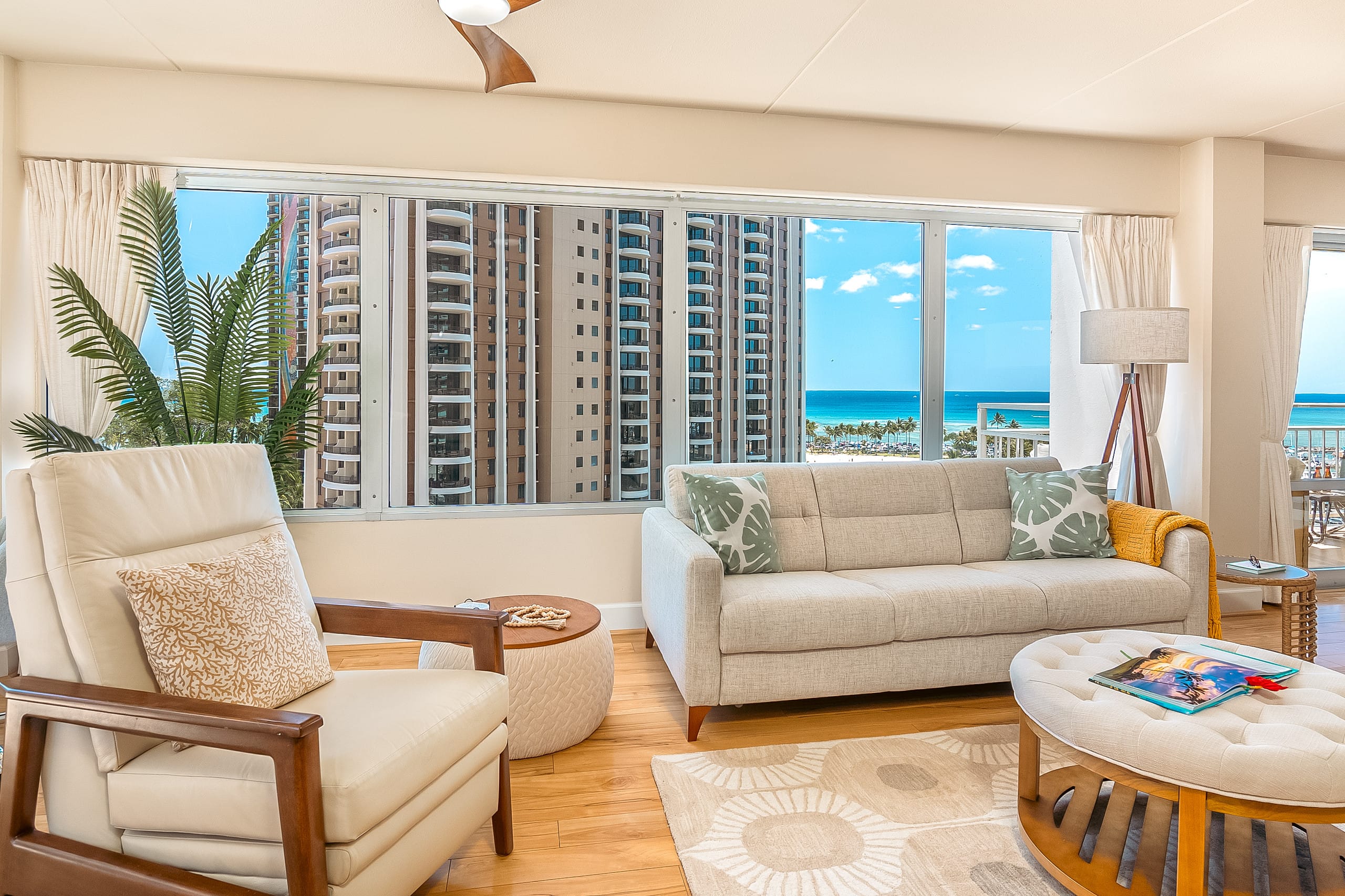 Condo in Honolulu · ★4.88 · 2 bedrooms · 4 beds · 2 private baths - Image 5