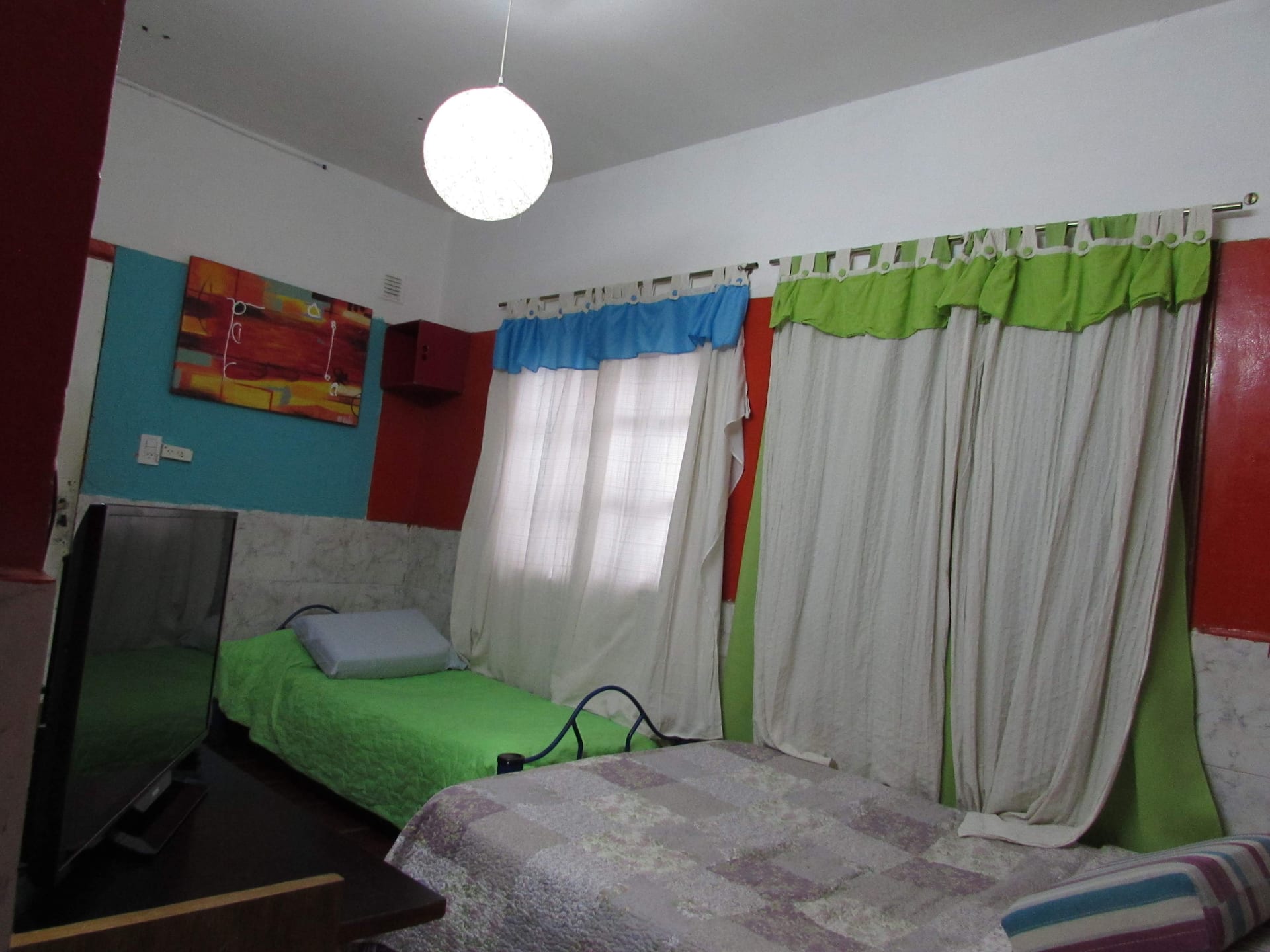 Private family room in Flores