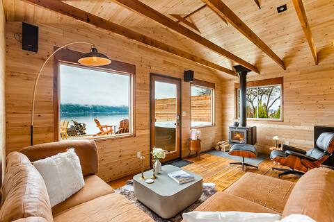 Beach House: Arcade and Hot Tubs