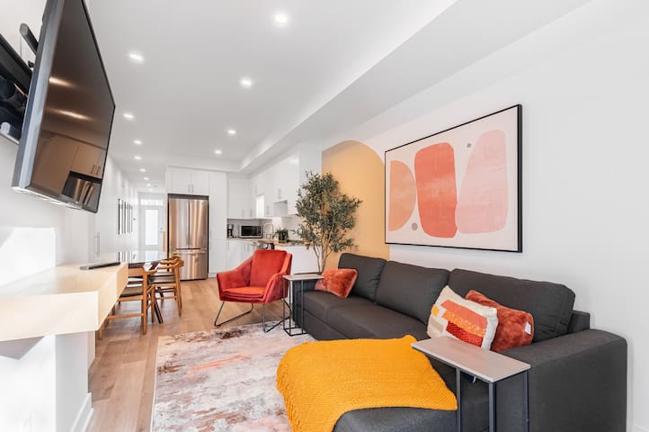 Luxurious Montreal Unit