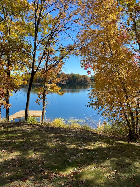 Peaceful Lake Retreat