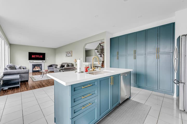 Luxury Mansion | Chef Kitchen | Near Niagara Falls