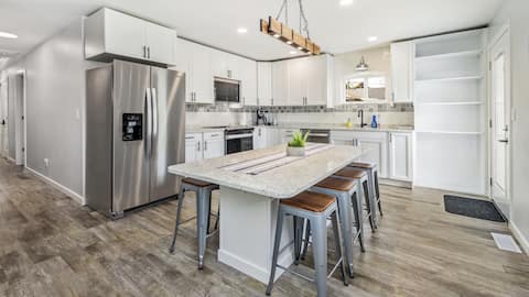 *NEW* Lincoln Luxury
3 bed | 1.5 bath