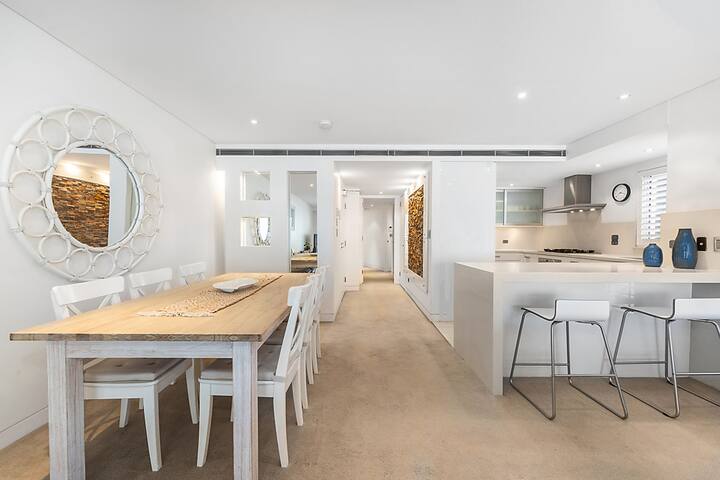 Beachfront Beauty gallery image 5