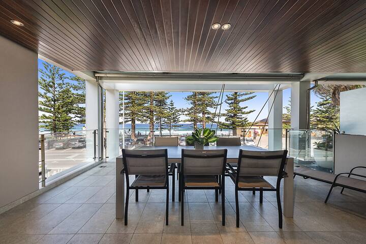 Beachfront Beauty gallery image 3