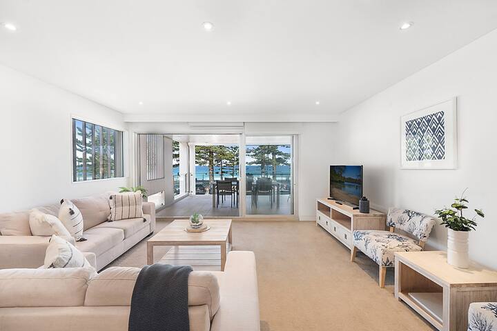 Beachfront Beauty gallery image 2