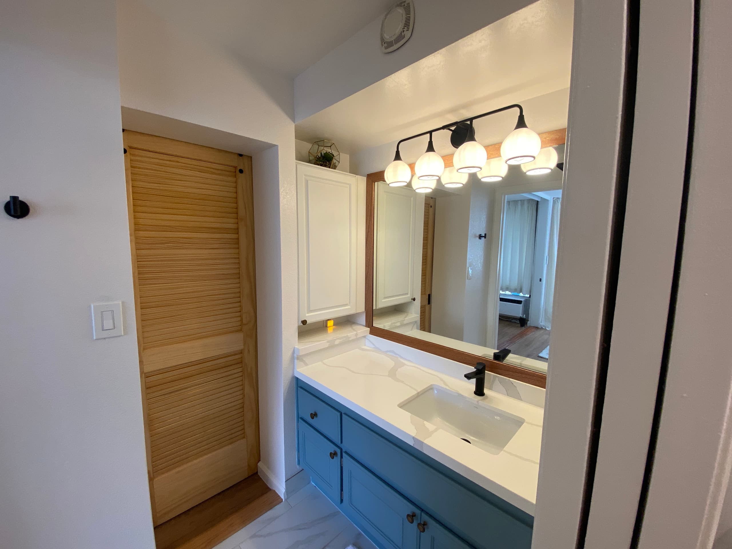 Gorgeous Waikiki Condo! - Image 17