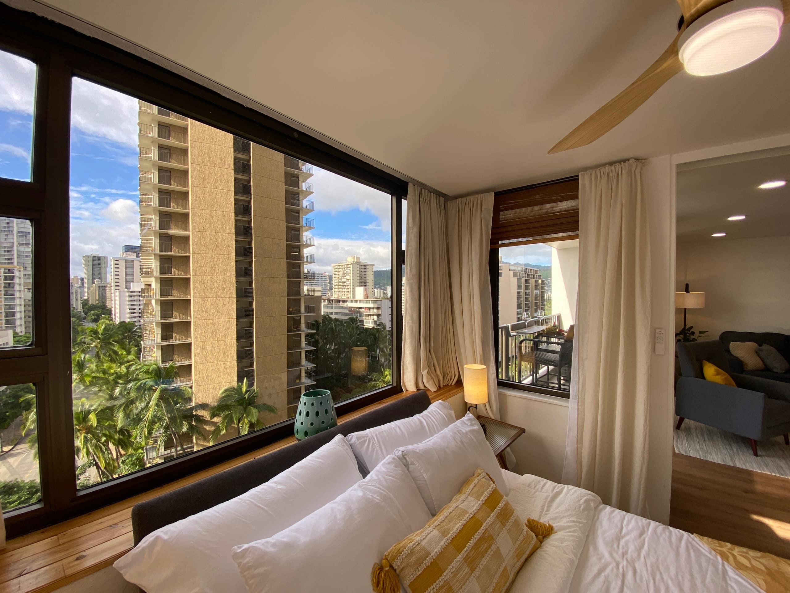Gorgeous Waikiki Condo! - Image 15