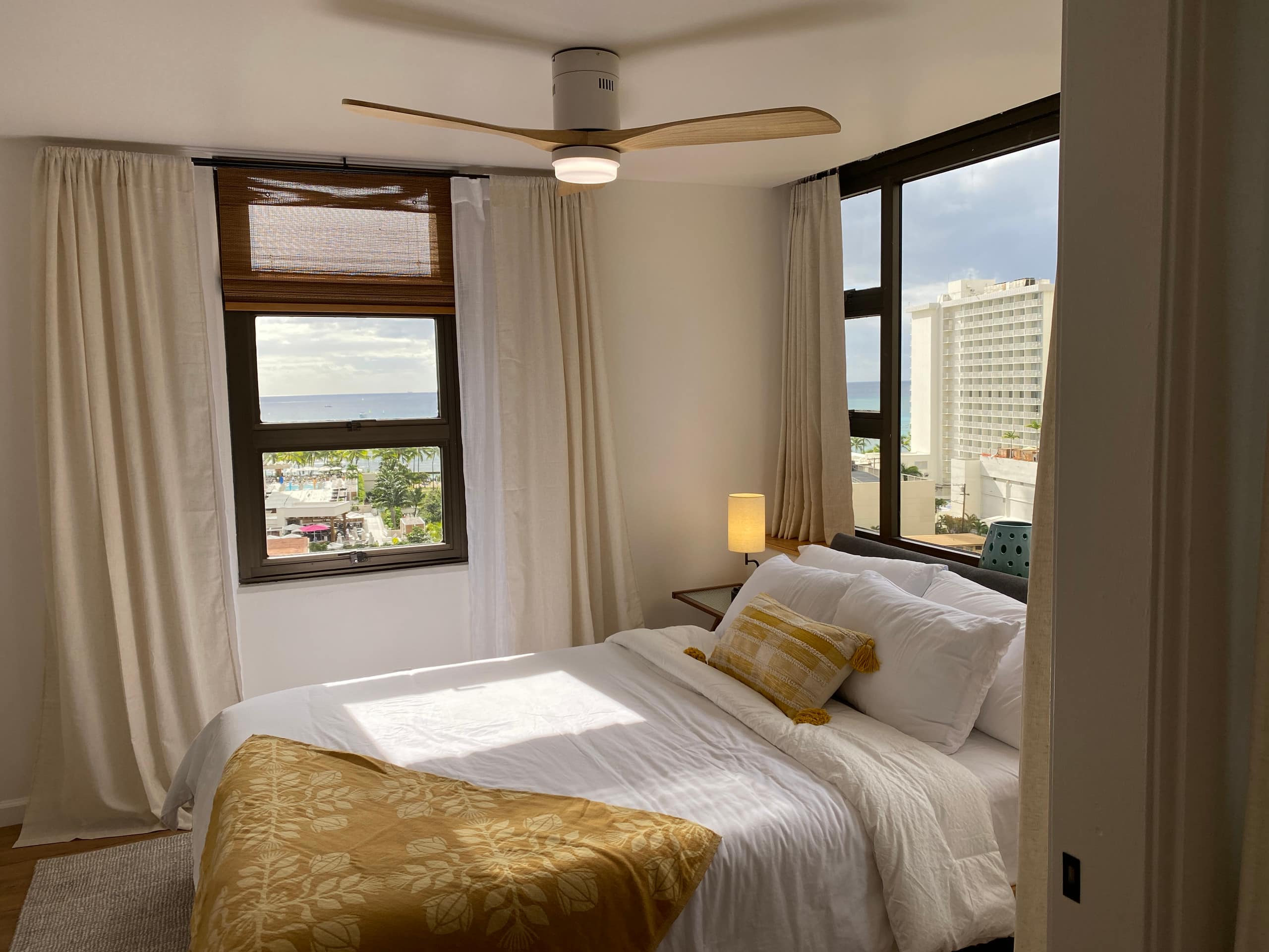 Gorgeous Waikiki Condo! - Image 13