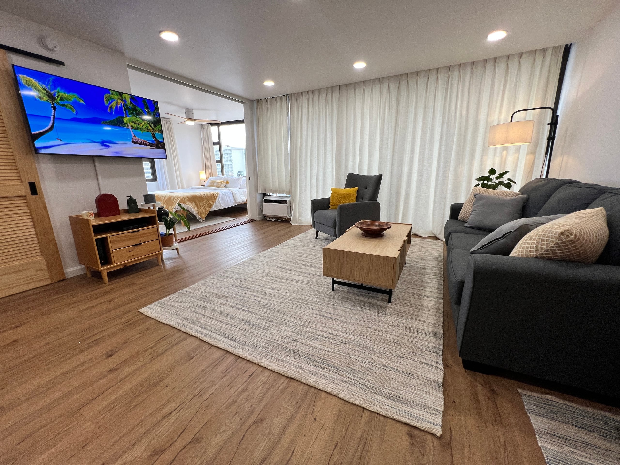 Gorgeous Waikiki Condo! - Image 4