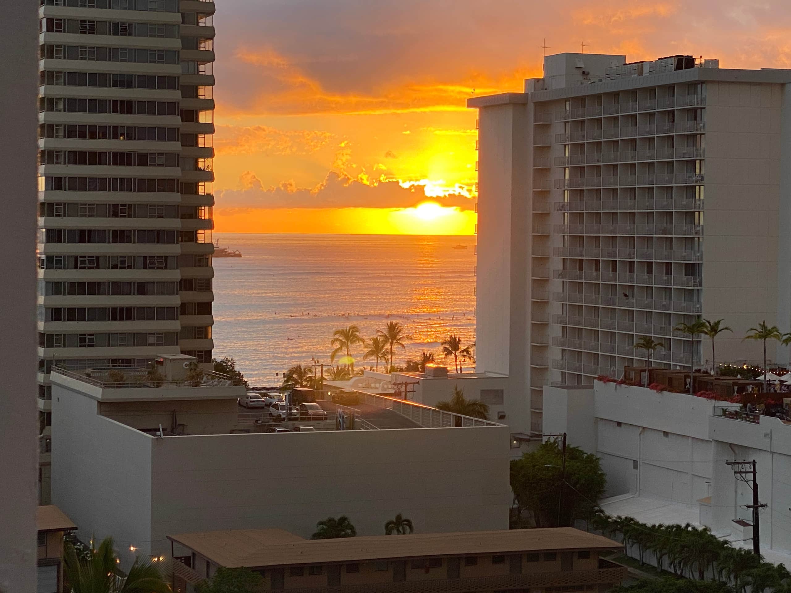 Gorgeous Waikiki Condo! - Image 27