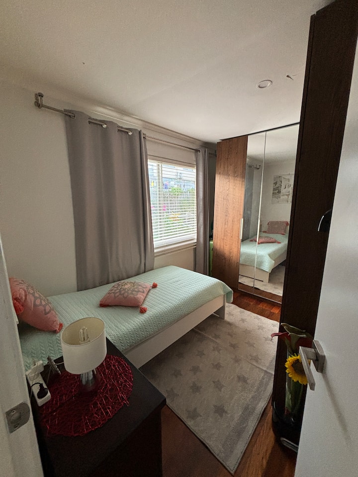 غرفة نوم إضافية بسرير واحد 