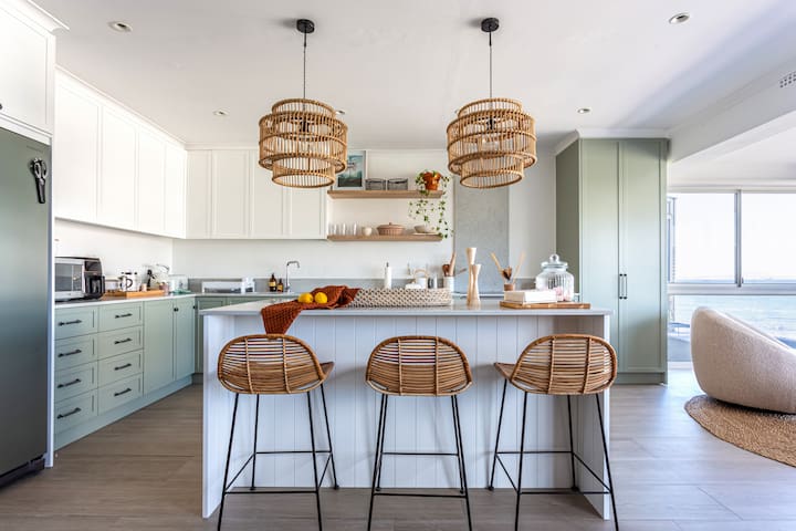 Stunning Ocean View Penthouse w/ Inverter