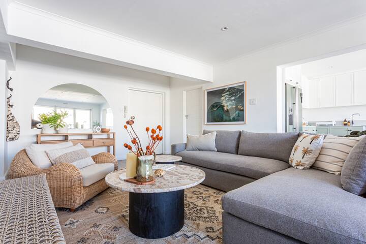 Stunning Ocean View Penthouse w/ Inverter gallery image 3