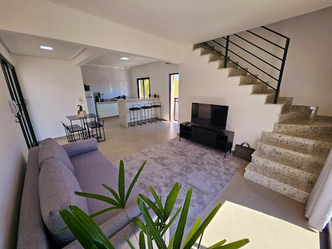 Anúncio popular: Sophisticated House with 2 En-Suites and Barbecue Grill em Poços De Caldas