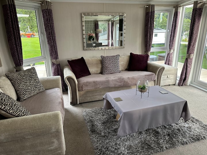 Luxury Lodge 2 Bed / 2 Bathrooms - Parc y Scarlets