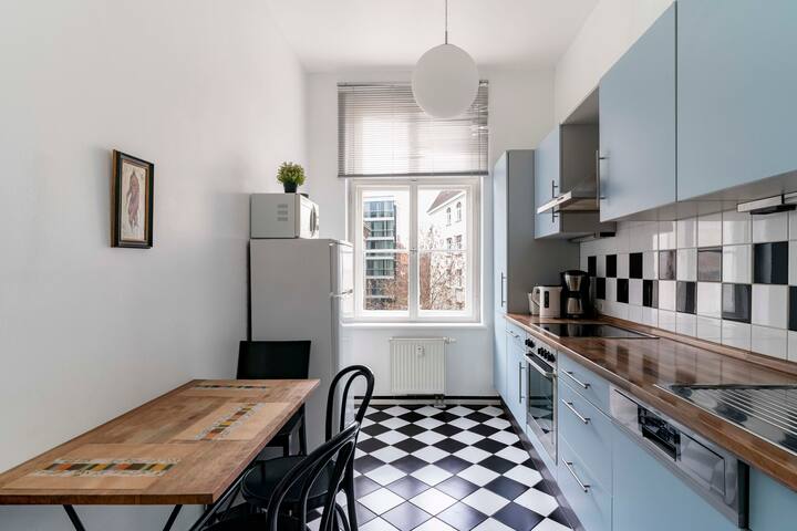 Charming apartment, BEST location gallery image 4