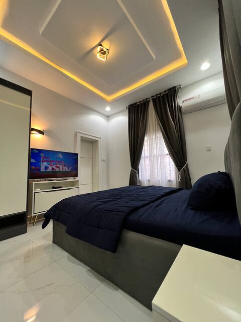 Ade's Smart Studio Apartment (Lifecamp)