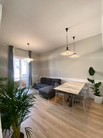 Amazing 3 Rooms Bocconi Apartment – 1.6 km Duomo gallery image 3