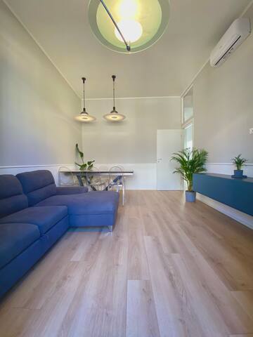 Amazing 3 Rooms Bocconi Apartment – 1.6 km Duomo gallery image 2