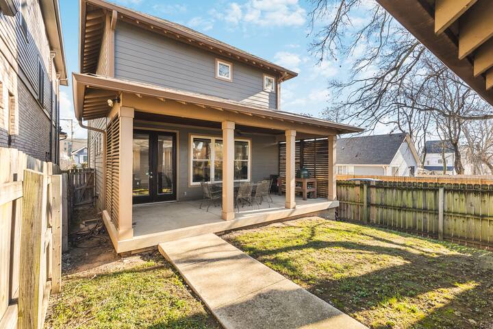 Walk to Broadway & Germantown Large House w/ Patio gallery image 5