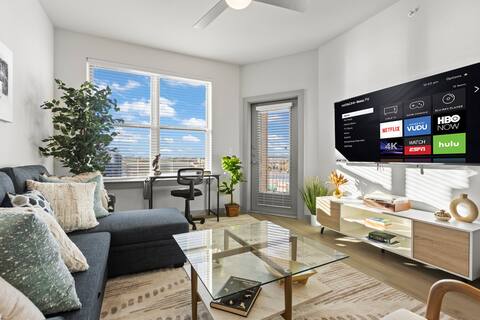 Lux 1BR Downtown Resort Pool/Gym/Parking