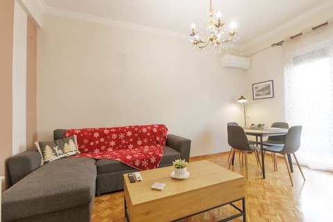 Successful Airbnb property: Pavlos-UrbanStay in ΤΡΙΩΝ ΙΕΡΑΡΧΩΝ