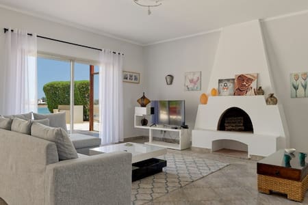 White Villa open lagoon view