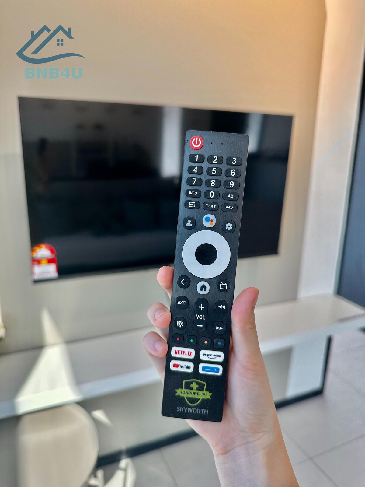 ทีวีพร้อมรีโมทคอนโทรล