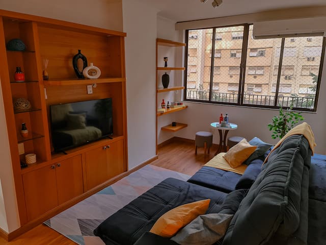 Apartamento espaçoso 150m da praia de Copacabana