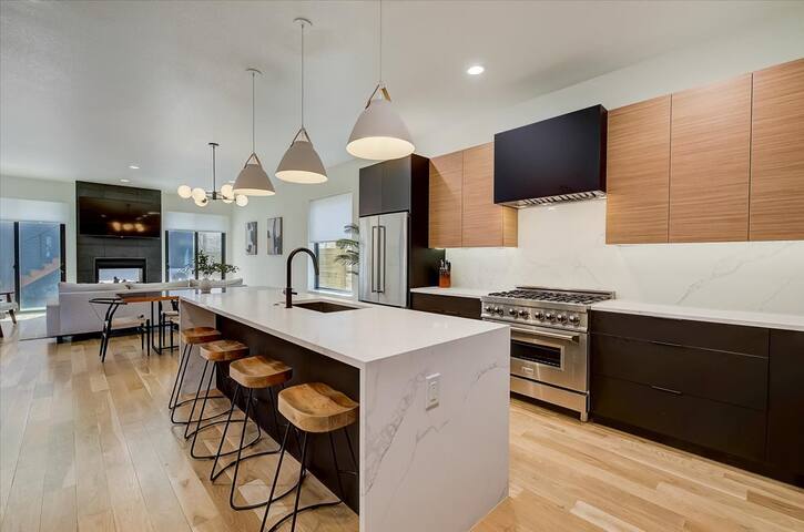 Luxury New Build w/ Rooftop Hot Tub in RiNo gallery image 4