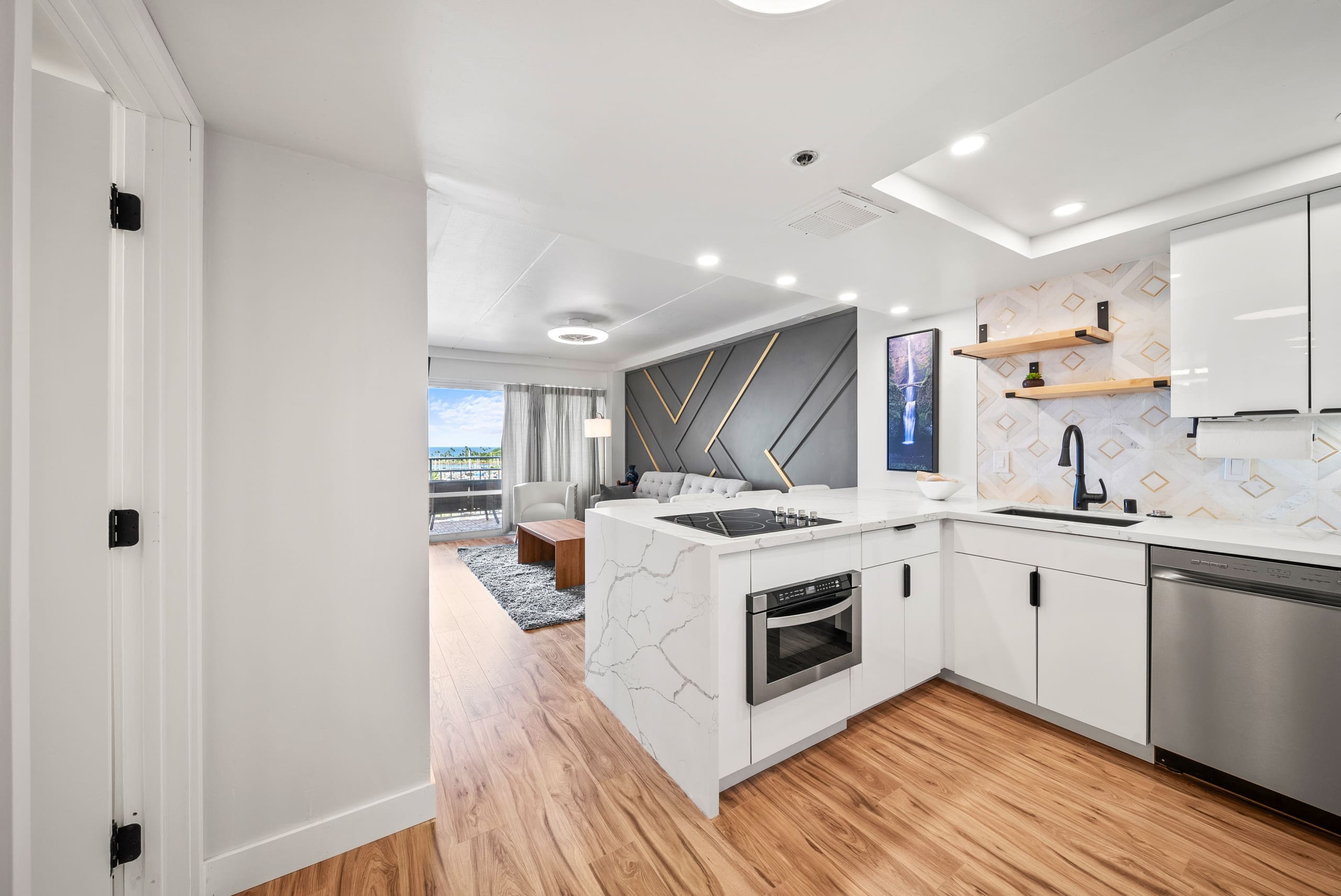 Renovated Ocean View 1 bdrm Unit @ the Ilikai - Image 8