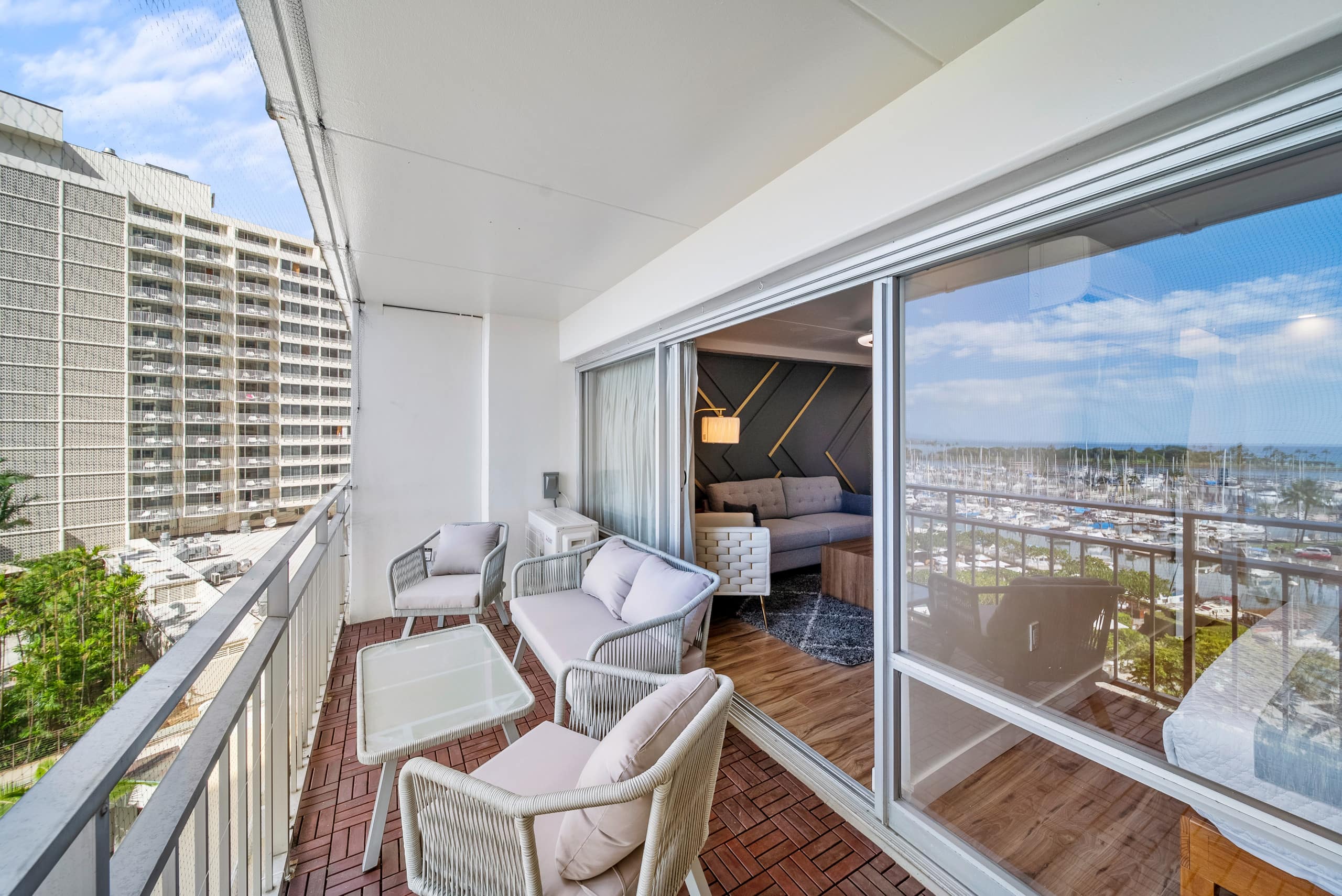 Renovated Ocean View 1 bdrm Unit @ the Ilikai - Image 3