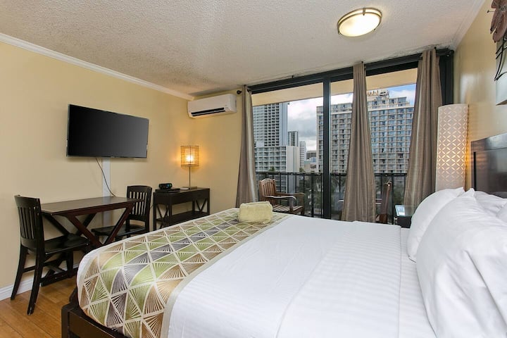 Bamboo 1005 Central Waikiki Queen Studio,pool,ac - Hawaii