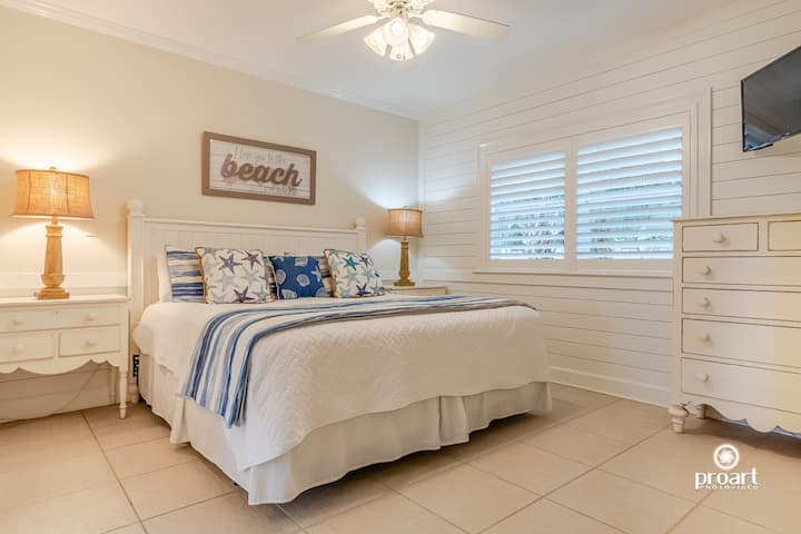 Bedroom 5 (King) - first floor