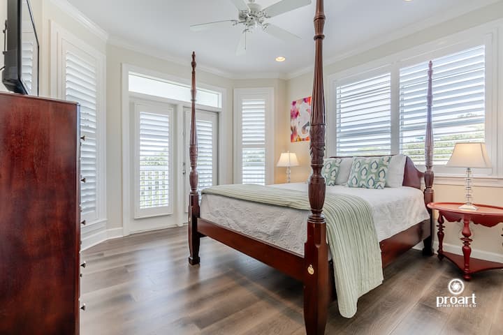 Third Bedroom (Queen)- 3rd floor