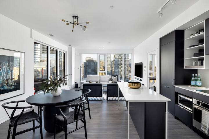 Luxury Penthouse DT | 3 Beds | Outdoor Fire & BBQ gallery image 2