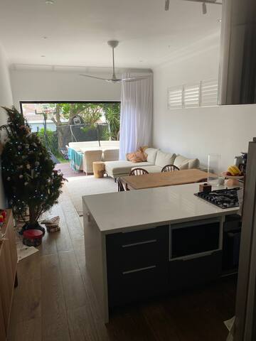 Coastal Haven near Bronte Beach