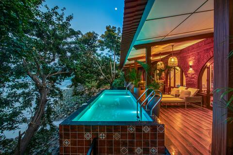 Luxe Pool Villa with Sea Views, Dapoli