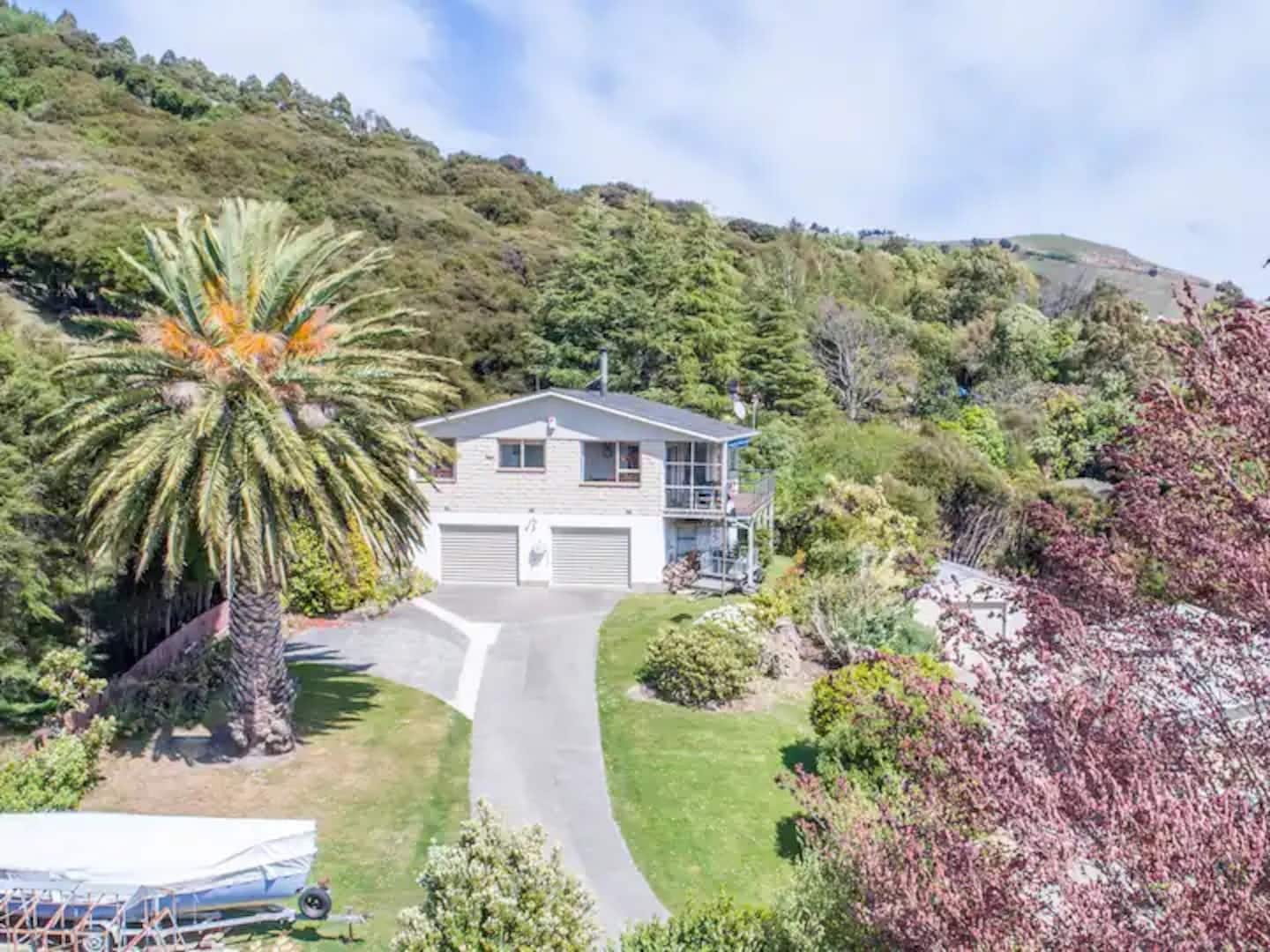 Hilltop Hideaway Akaroa 1