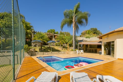 Successful Airbnb property: Farm Season Leisure Pool Amparo Net 200 Mb! in Amparo
