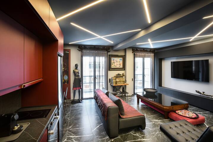 Luxury apt for Friends & Family, at Mitropoleos gallery image 3