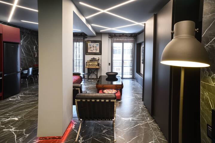 Luxury apt for Friends & Family, at Mitropoleos gallery image 5
