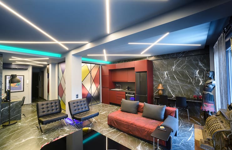 Luxury apt for Friends & Family, at Mitropoleos