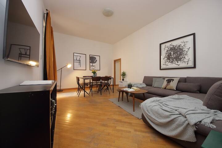 Giant Borghese Apartment gallery image 5