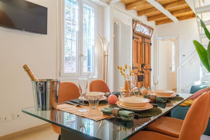 Vintage Garden Home | Steps from Piazza Maggiore gallery image 2