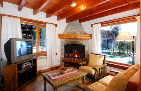 Top Airbnb: Cabin No. 4 - 4 guests - 130 m² - 2 bedrooms - 2 bathrooms en Departamento Los Lagos