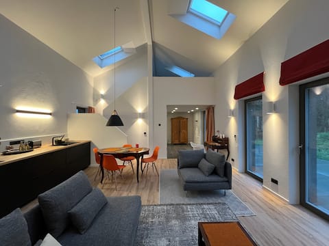 Spectacular one-room experience (#6)