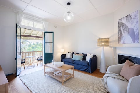 Successful Airbnb property: Waterfront - Designer Curated @ The Rocks Sydney in Millers Point